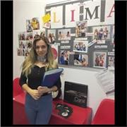 Türkischer Lehrerin, Ich bin türkischer Muttersprachler und Lehrer. Ich habe etwa 6 Jahre lang als Englischlehrerin gearbeitet und habe außerdem privaten Türkischunterricht für diejenigen gegeben, die Türkisch lernen wollten